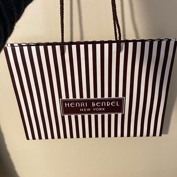 henri bendel Accessories - Large Henri Bendel gift bag